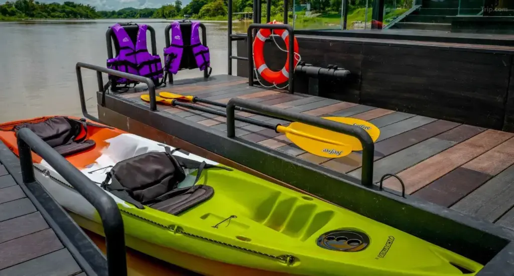 ▲ 北碧住宿 The Xcape River Kwai：每間豪華水上屋都配有自己的輕艇