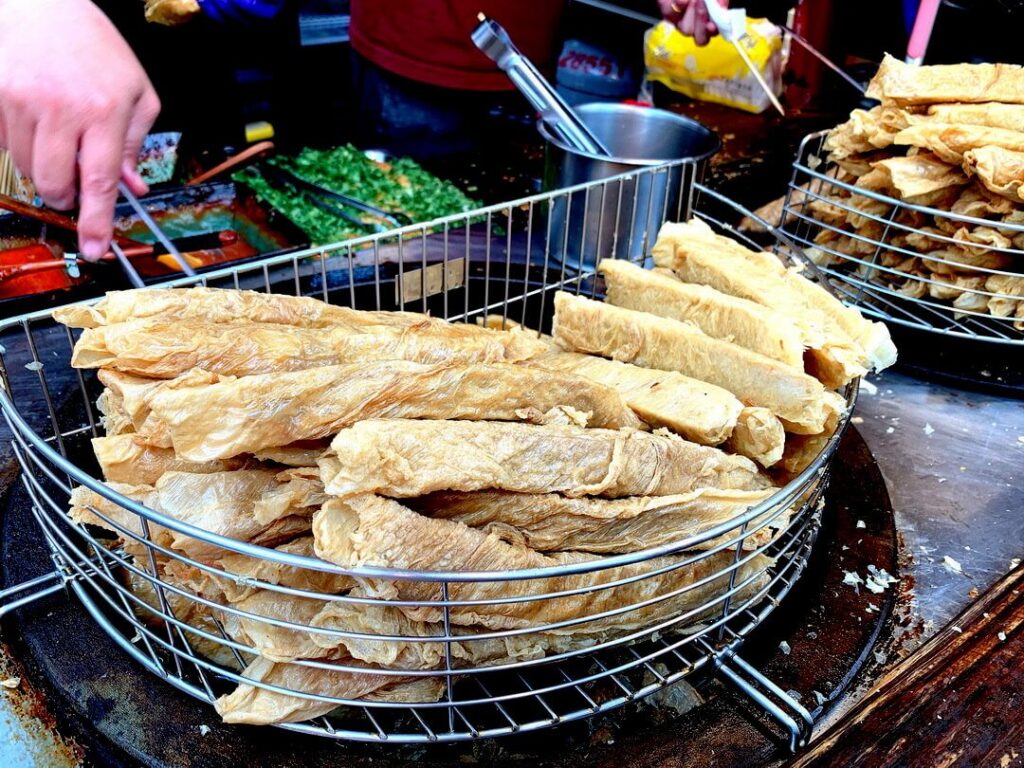 ▲70元一支的日月潭特有種：總統魚酥