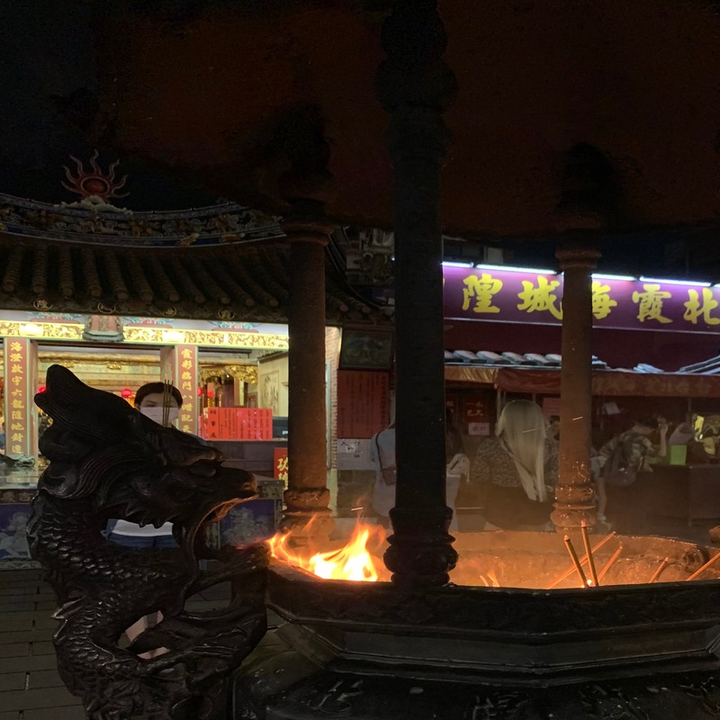 霞海城隍廟拜月老