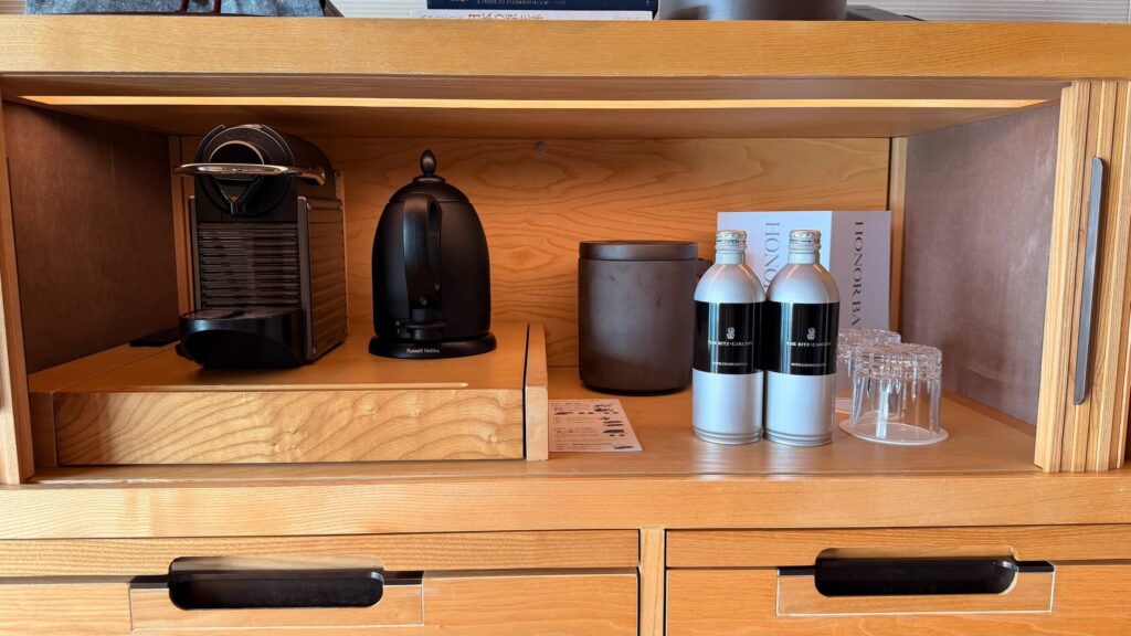 Ritz-Carlton 日光-藏在木櫃中的Mini Bar